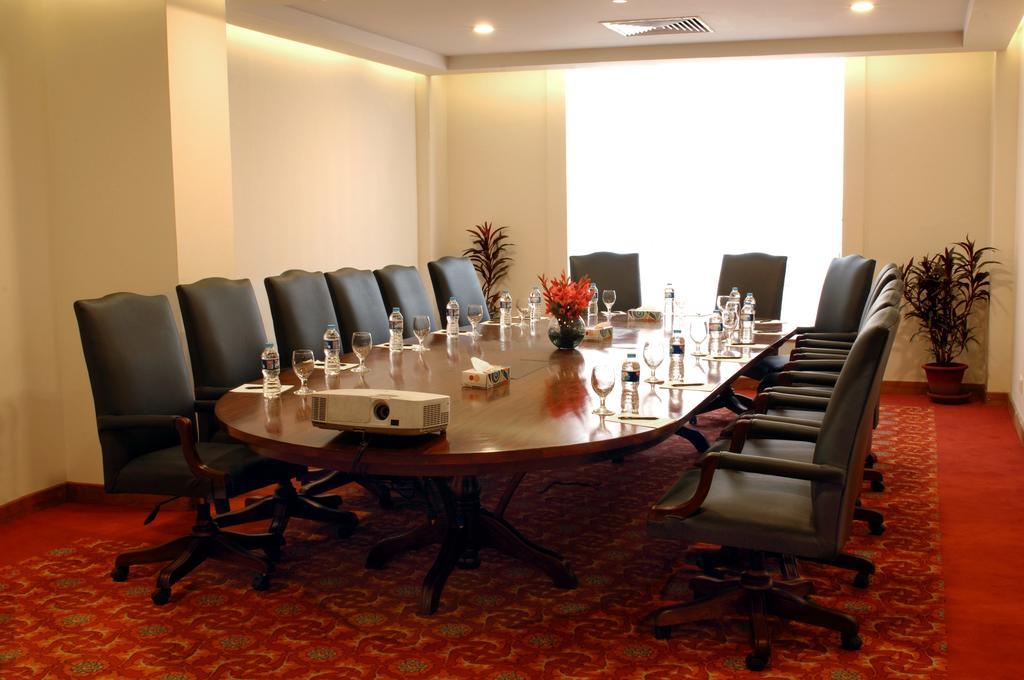 Faisalabad Serena Hotel Εξωτερικό φωτογραφία
